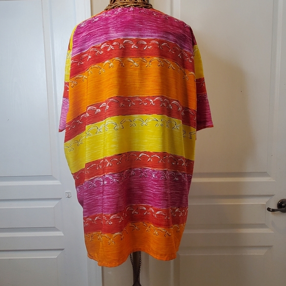 Ladies Colorful plus size blouse - Picture 3 of 12